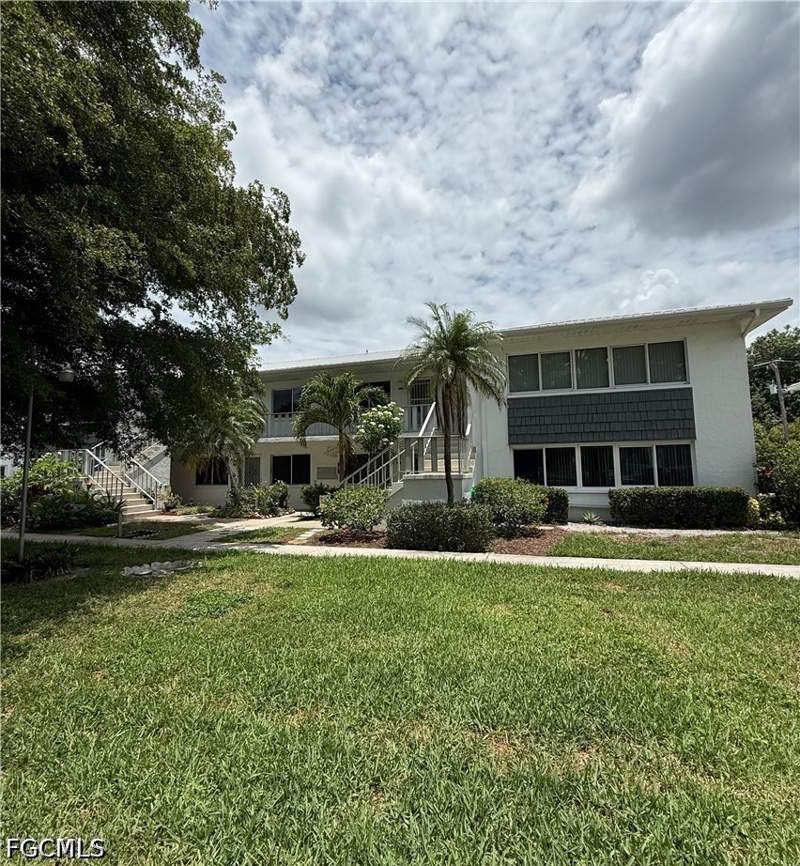 1 bedroom Condominium at 431 Van Buren St C7, Seminole Garden Apartments, Fort Myers — photo 2