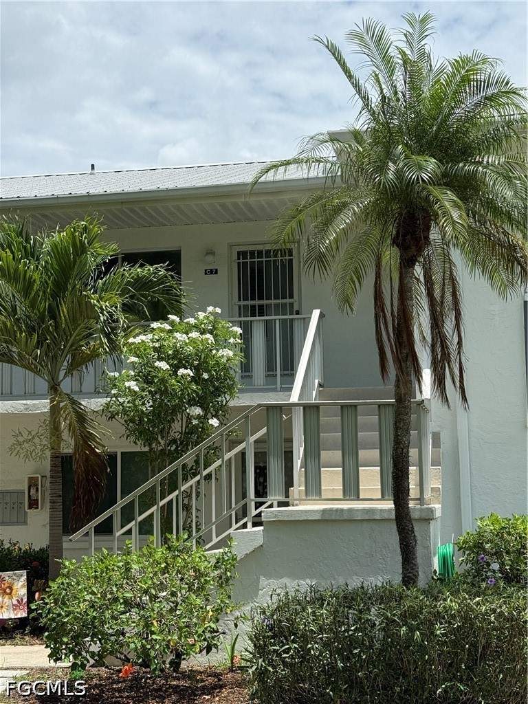 1 bedroom Condominium at 431 Van Buren St C7, Seminole Garden Apartments, Fort Myers — photo 3