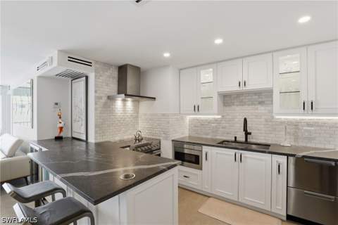3443 Gulf Shore Blvd N 714, Naples FL - photo 11 of 32