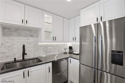 3443 Gulf Shore Blvd N 714, Naples FL - photo 17 of 32