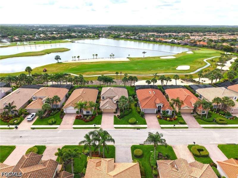3 bedroom SingleFamilyResidence at 9227 Independence Way, Willow Bend, Fort Myers — photo 2