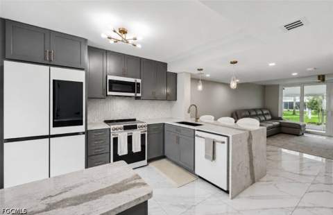 18010 San Carlos Blvd 33, Fort Myers Beach FL - photo 6 of 33