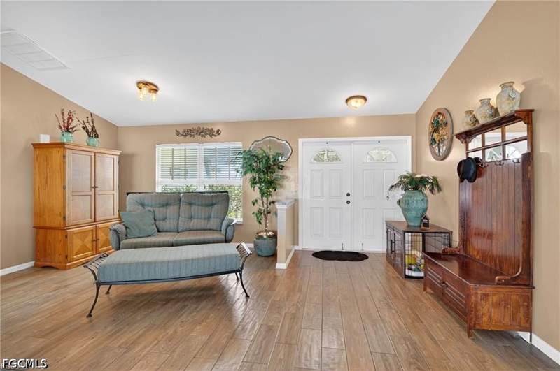 3 bedroom SingleFamilyResidence at 412 SE 13th Ave, Cape Coral, Cape Coral — photo 4