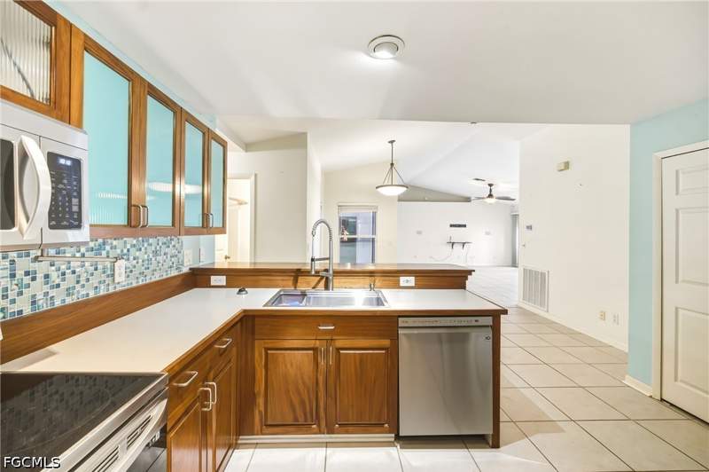3 bedroom SingleFamilyResidence at 2038 NW 3rd Ter, Cape Coral, Cape Coral — photo 5