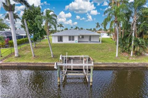 2031 SE 25th Ln, Cape Coral FL - photo 6 of 29