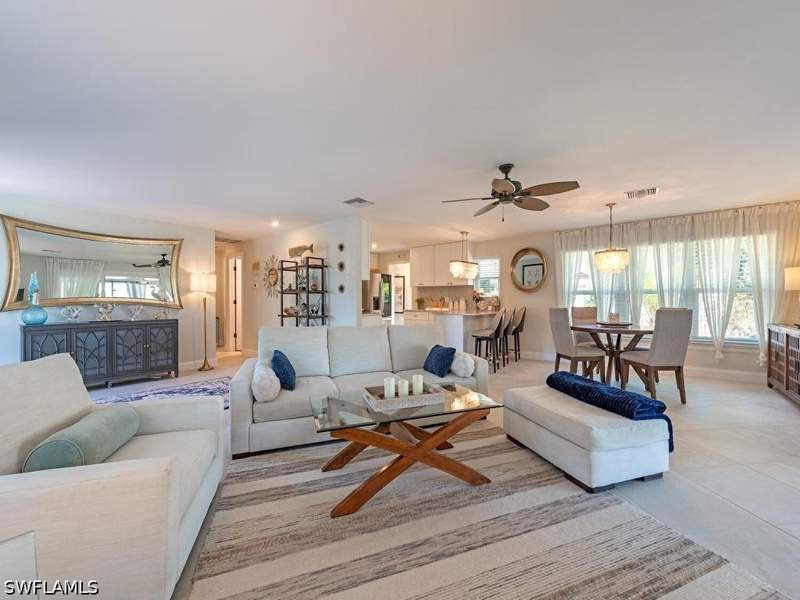 2 bedroom Detached at 23 Knights Bridge Rd A54, Royal Park Villas, Naples — photo 4