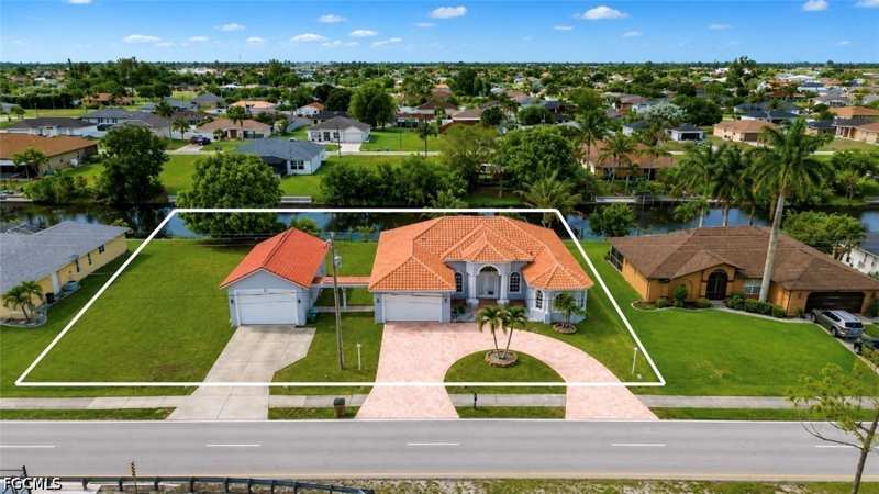 3 bedroom SingleFamilyResidence at 219 Gleason Pkwy, Cape Coral, Cape Coral — photo 1