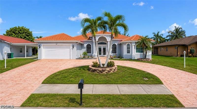 3 bedroom SingleFamilyResidence at 219 Gleason Pkwy, Cape Coral, Cape Coral — photo 2