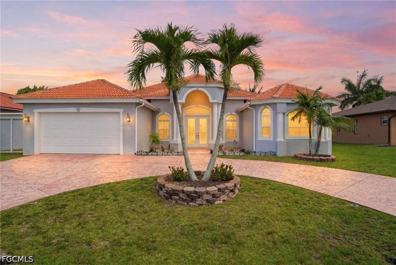 3 bedroom SingleFamilyResidence at 219 Gleason Pkwy, Cape Coral, Cape Coral — photo 3