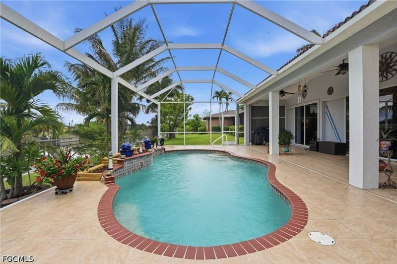 3 bedroom SingleFamilyResidence at 219 Gleason Pkwy, Cape Coral, Cape Coral — photo 4