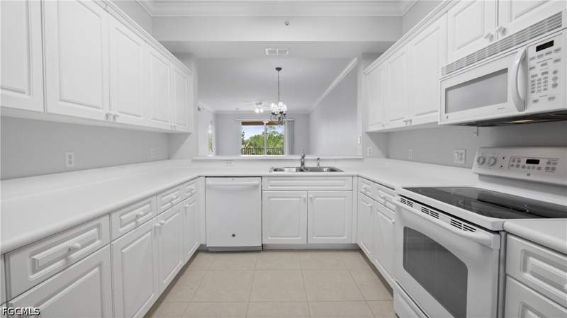 2 bedroom Condominium at 8341 Whiskey Preserve Cir 539, Terrace III At Riverwalk, Fort Myers — photo 2