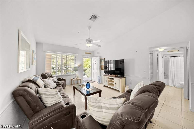 2 bedroom Condominium at 26670 Rosewood Pointe Dr 203, Gardens At Bermuda Links, Bonita Springs — photo 5