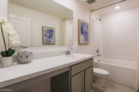 2710 NE 6th Pl, Cape Coral FL - photo 11 of 28