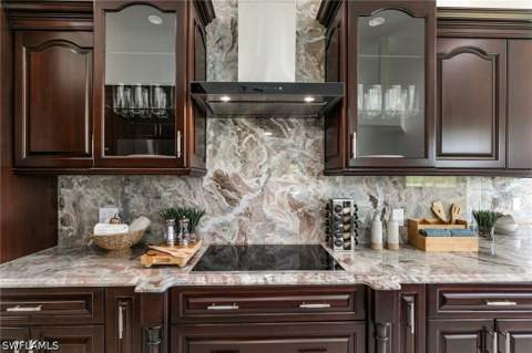 221 10th St SE, Naples FL - photo 11 of 49