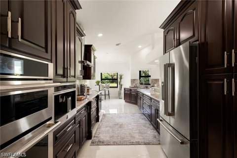 221 10th St SE, Naples FL - photo 13 of 49