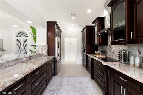 221 10th St SE, Naples FL - photo 15 of 49