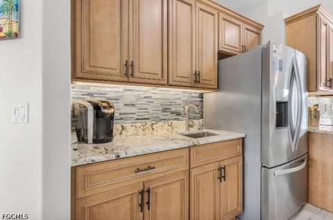 4885 E Riverside Dr, Fort Myers FL - photo 13 of 44