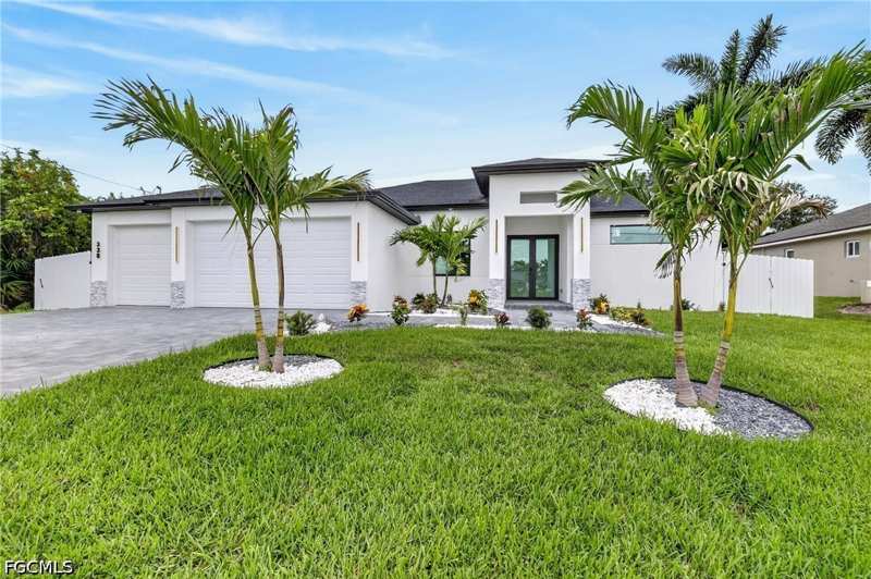 4 bedroom SingleFamilyResidence at 330 SW 26th Pl, Cape Coral, Cape Coral — photo 1