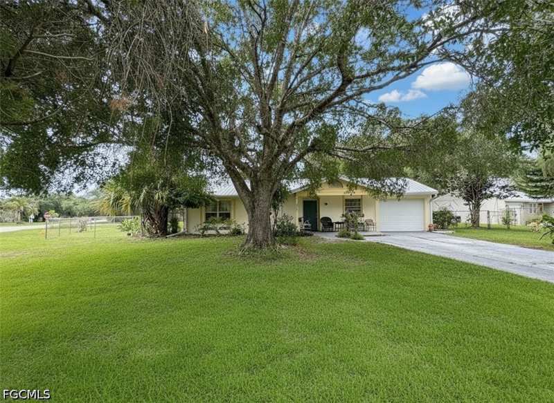 2 bedroom SingleFamilyResidence at 4001 Bishop Cir, Port Labelle, Labelle — photo 1