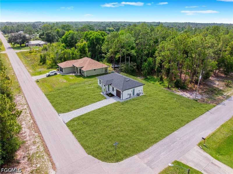 3 bedroom SingleFamilyResidence at 1400 E 11th St, Lehigh Acres, Lehigh Acres — photo 2