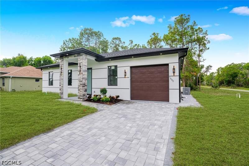 3 bedroom SingleFamilyResidence at 1400 E 11th St, Lehigh Acres, Lehigh Acres — photo 4