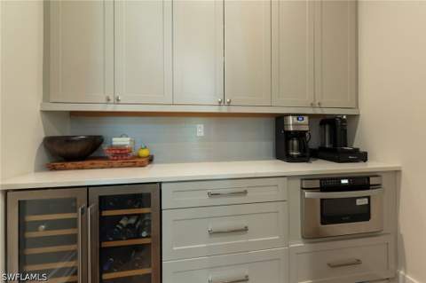 158 Cambria Ln, Naples FL - photo 16 of 38