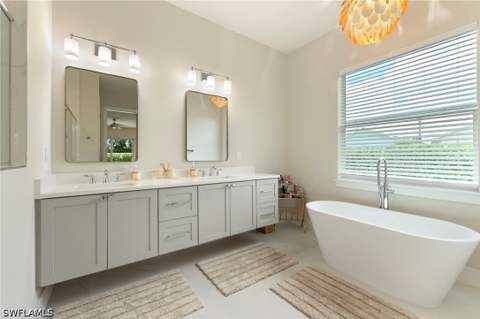 158 Cambria Ln, Naples FL - photo 19 of 38
