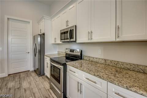 203 SW 14th Ave, Cape Coral FL - photo 13 of 43
