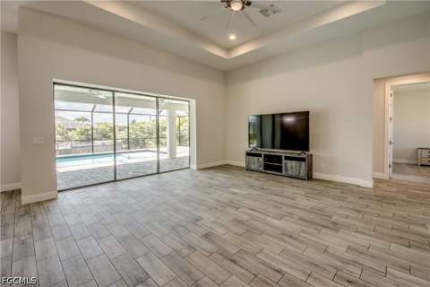 203 SW 14th Ave, Cape Coral FL - photo 8 of 43