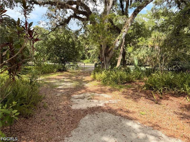 4 bedroom SingleFamilyResidence at 18251 Persimmon Ridge Rd, Alva, Alva — photo 4