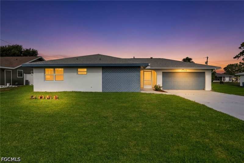 3 bedroom SingleFamilyResidence at 4208 SE 2nd Ave, Cape Coral, Cape Coral — photo 1
