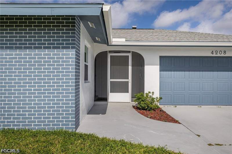 3 bedroom SingleFamilyResidence at 4208 SE 2nd Ave, Cape Coral, Cape Coral — photo 4