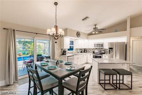 1019 SE 5th Pl, Cape Coral FL - photo 10 of 29