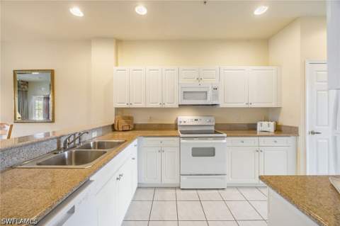 7920 Mahogany Run Ln 1024, Naples FL - photo 17 of 28