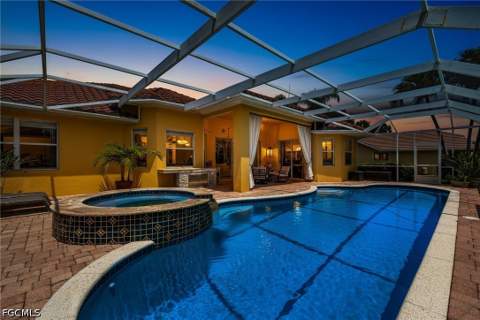 9836 Los Altos Ct, Fort Myers FL - photo 11 of 42