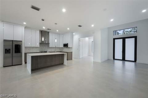 2806 Golden Gate Blvd W, Naples FL - photo 10 of 37
