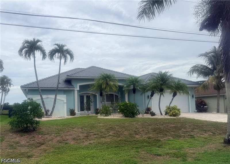 3 bedroom SingleFamilyResidence at 247 SE 6th St, Cape Coral, Cape Coral — photo 1