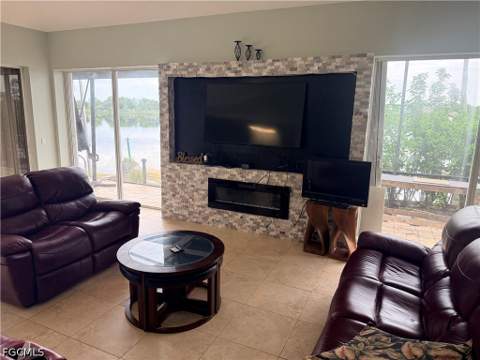 247 SE 6th St, Cape Coral FL - photo 10 of 24