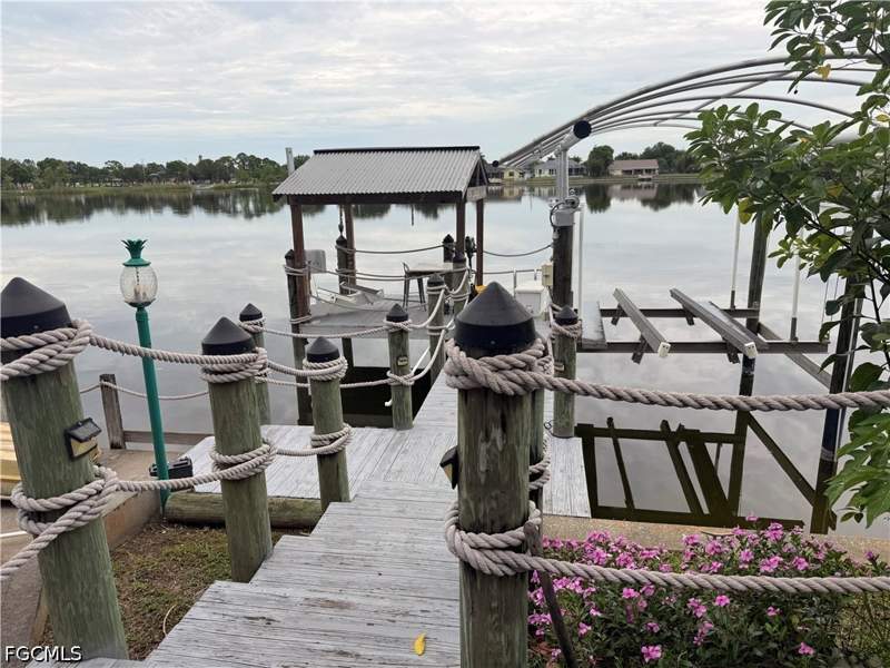 3 bedroom SingleFamilyResidence at 247 SE 6th St, Cape Coral, Cape Coral — photo 4