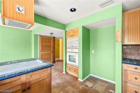 1866 Ardsley Way, Sanibel FL - photo 10 of 34
