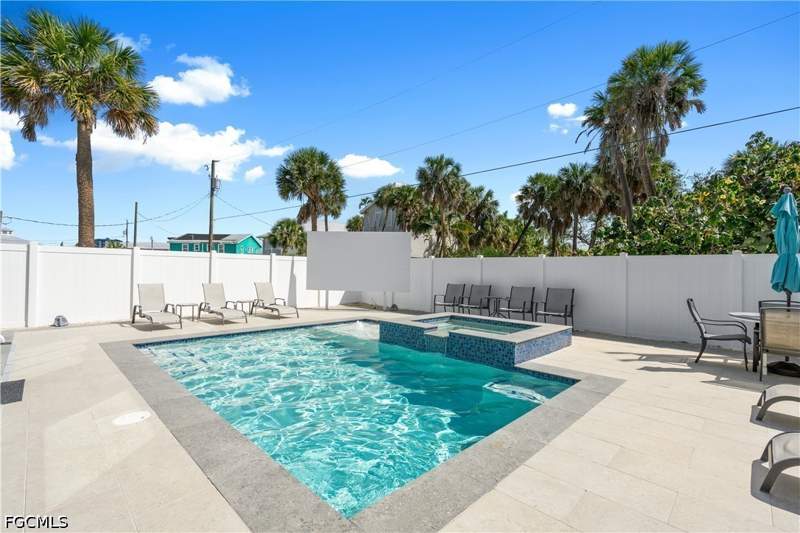 5 bedroom SingleFamilyResidence at 5335 Estero Blvd, Gulf Heights, Fort Myers Beach — photo 3