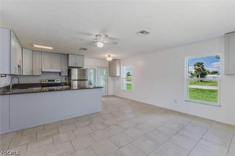 16595 Davis Rd, Fort Myers FL - photo 7 of 31