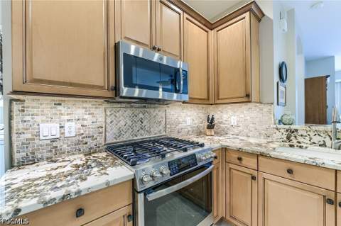 9211 Aviano Dr, Fort Myers FL - photo 18 of 50