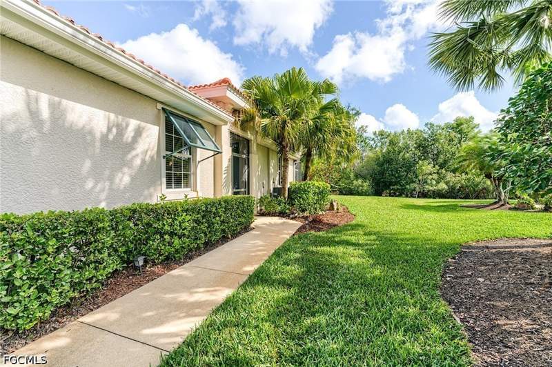 2 bedroom Attached at 9211 Aviano Dr, Treviso, Fort Myers — photo 3