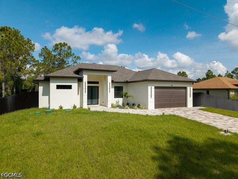 4 bedroom SingleFamilyResidence at 811 Rush Ave, Lehigh Acres, Lehigh Acres — photo 1