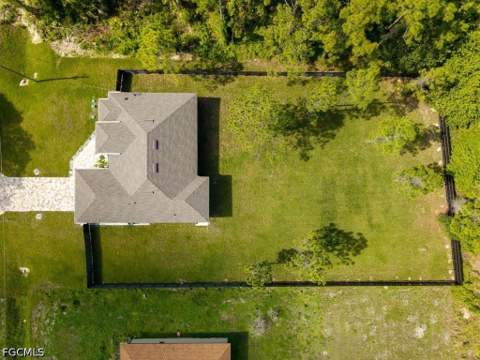 811 Rush Ave, Lehigh Acres FL - photo 12 of 49