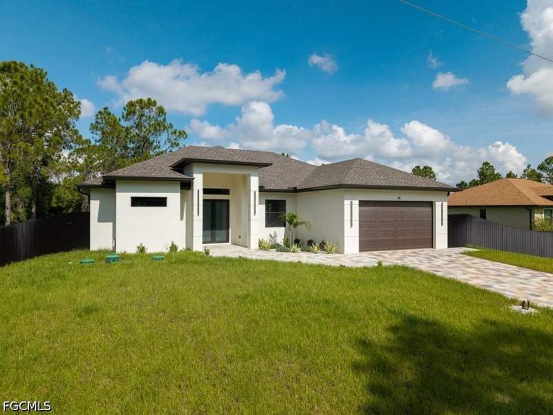4 bedroom SingleFamilyResidence at 811 Rush Ave, Lehigh Acres, Lehigh Acres — photo 2