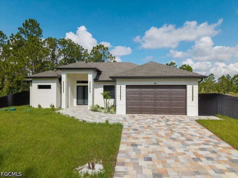 4 bedroom SingleFamilyResidence at 811 Rush Ave, Lehigh Acres, Lehigh Acres — photo 3