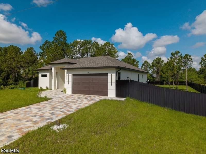 4 bedroom SingleFamilyResidence at 811 Rush Ave, Lehigh Acres, Lehigh Acres — photo 5