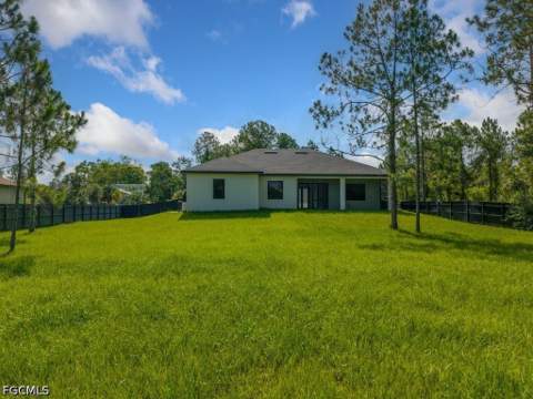 811 Rush Ave, Lehigh Acres FL - photo 7 of 49